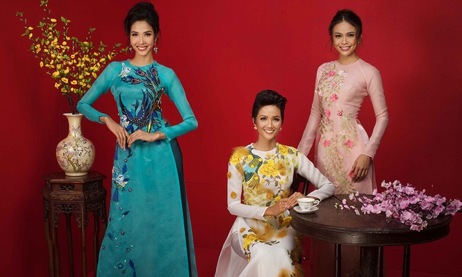 H'Hen Niê cùng hai Á hậu Hoàn vũ mặc áo dài rực rỡ đón Tết - ảnh 10