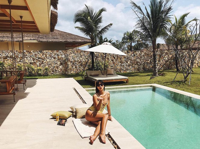 Mới đầu năm, Hà Anh mặc bikini khoe bụng bầu 5 tháng nóng bỏng - ảnh 4