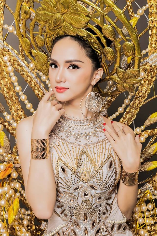 Hương Giang Idol chơi trội mặc trang phục dân tộc 55kg ở HH chuyển giới - ảnh 5