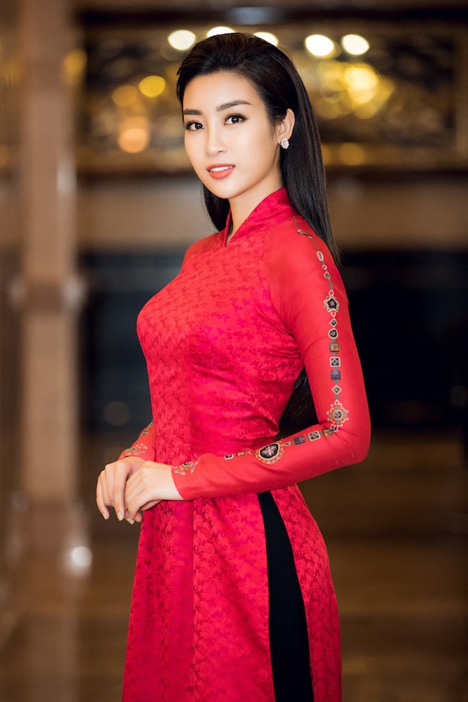 Hoa hậu Mỹ Linh diện áo dài đỏ rực, nổi bật bên 'soái ca' Hứa Vĩ Văn - ảnh 10