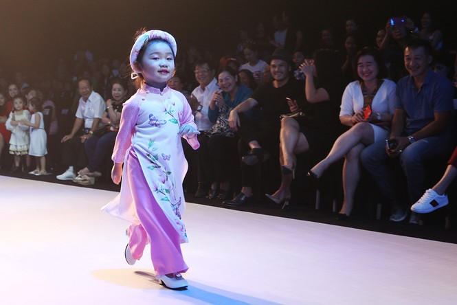 Hoa hậu Ngọc Hân hội ngộ Mỹ Linh, Thanh Tú, Thuỳ Dung trên sàn catwalk - ảnh 3