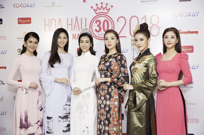 Mỹ Linh dịu dàng, Huyền My cá tính cùng 'đọ sắc' bên dàn người đẹp - ảnh 11