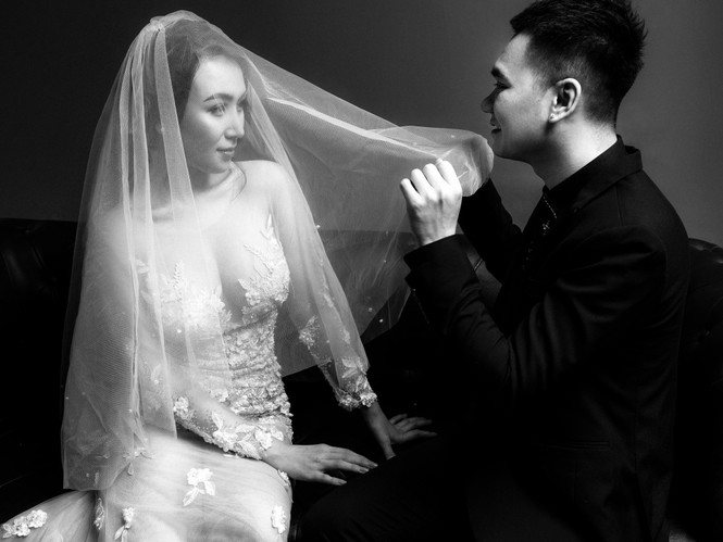 Khắc Việt tung ảnh cưới đen trắng bên vợ DJ nóng bỏng trước 'giờ G' - ảnh 6