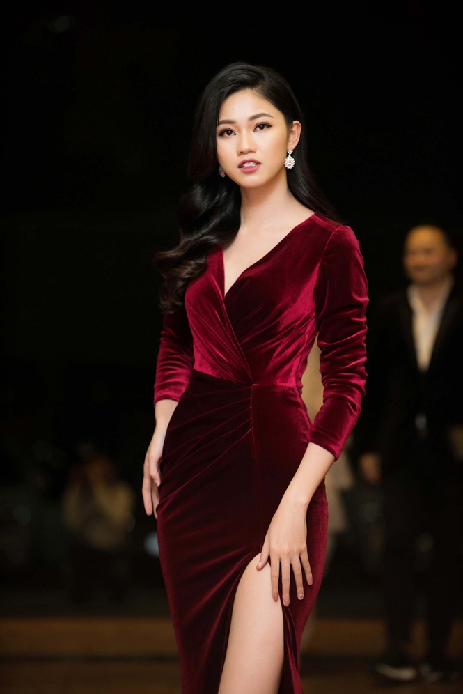 Á hậu Huyền My, Thanh Tú đọ nhan sắc 'nữ thần' trên thảm đỏ - ảnh 7