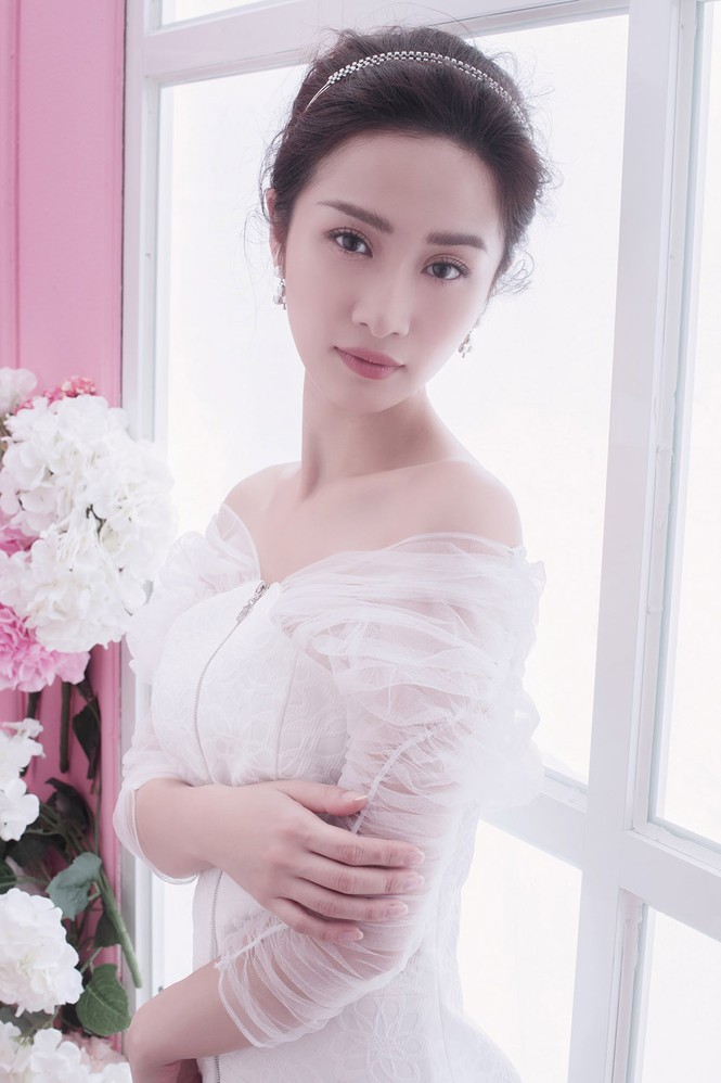 'Ngọc nữ' mới Jun Vũ khoe vẻ đẹp mong manh không kém Hà Tăng - ảnh 3