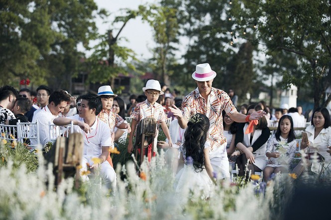 Sau khi 'gây sốt' ở Táo Quân, con trai Xuân Bắc lại làm 'vedette' - ảnh 7