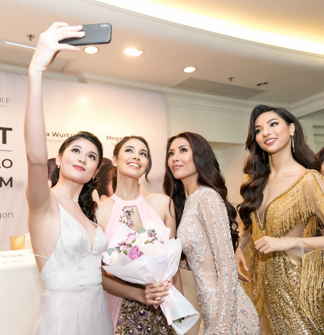 Á hậu Việt Nam 2016 khoe vai trần thon thả và quyến rũ - ảnh 8