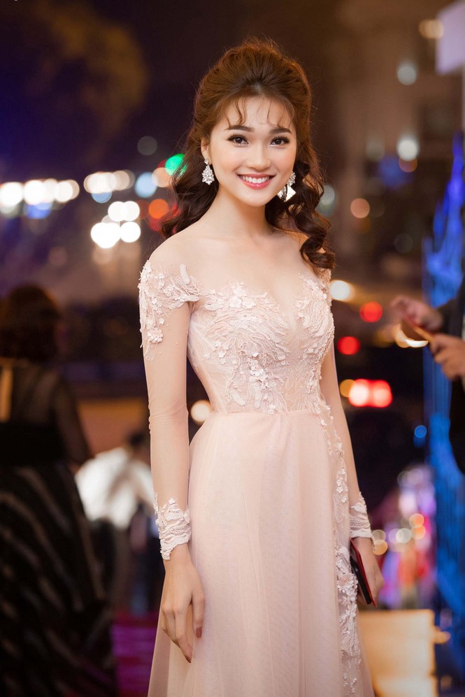 Midu đẹp tựa 'nữ thần', đọ sắc Top 10 HHHV Ngọc Nữ trên thảm đỏ - ảnh 8