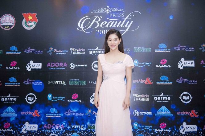 MC Phan Anh và 'bà trùm hoa hậu' ngồi ghế nóng Miss Báo chí - ảnh 2