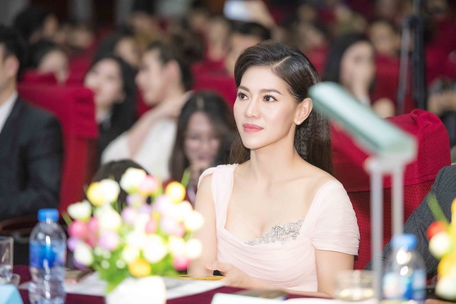 MC Phan Anh và 'bà trùm hoa hậu' ngồi ghế nóng Miss Báo chí - ảnh 6
