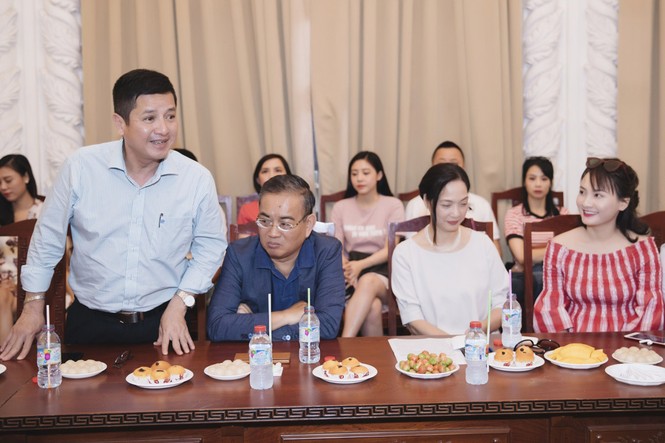 Vân Dung, Bảo Thanh rạng rỡ hội ngộ các đồng nghiệp - ảnh 1