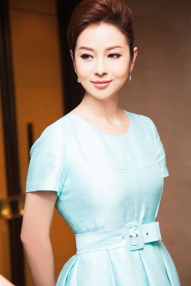 Jennifer Phạm trẻ đẹp ngỡ ngàng ở tuổi 34 khiến nhiều đàn em nể phục - ảnh 2