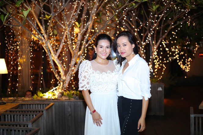 Bình Minh hôn vợ nồng nhiệt trong tiệc kỷ niệm 10 năm ngày cưới - ảnh 5