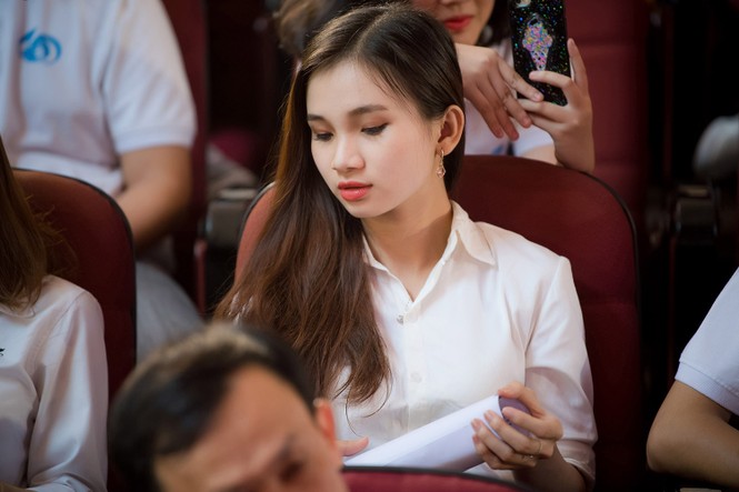 Xuất hiện các hotgirl xinh đẹp trong tour tuyển sinh Hoa hậu VN 2018 - ảnh 8