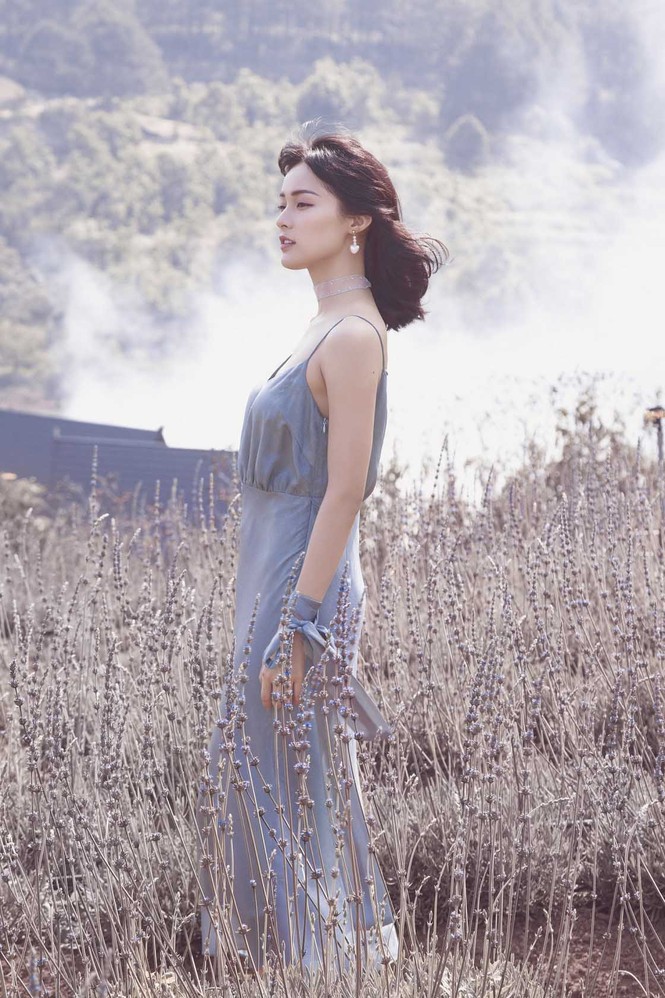 Tình cũ Cường Đô La dịu dàng như công chúa giữa cánh đồng oải hương - ảnh 4