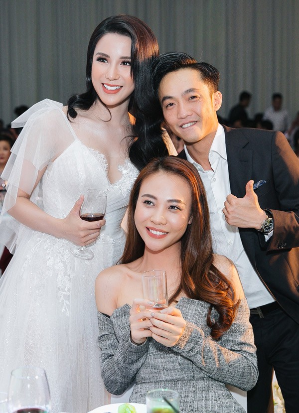 Cận cảnh hai bộ váy cưới trị giá 200 triệu đồng của Diệp Lâm Anh - ảnh 6