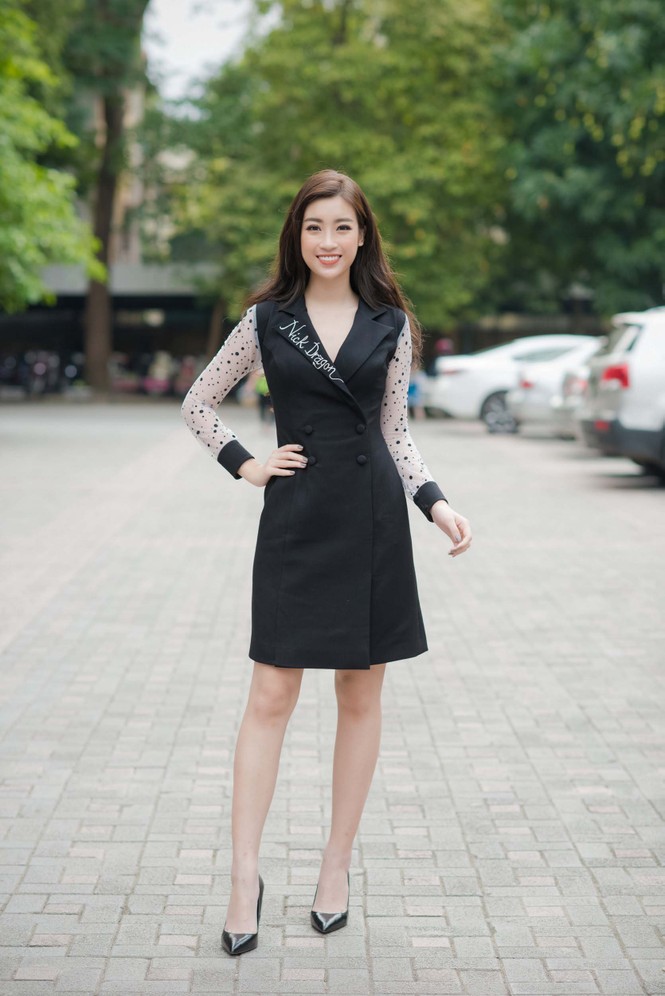 Hoa hậu Mỹ Linh rạng rỡ về trường tuyển sinh cho Hoa hậu Việt Nam 2018 - ảnh 1