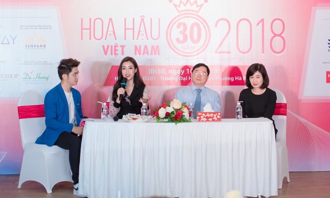 Hoa hậu Mỹ Linh rạng rỡ về trường tuyển sinh cho Hoa hậu Việt Nam 2018 - ảnh 11
