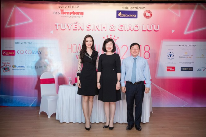 Hoa hậu Mỹ Linh rạng rỡ về trường tuyển sinh cho Hoa hậu Việt Nam 2018 - ảnh 10