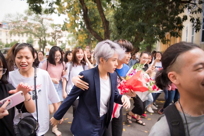 Á hậu Tú Anh về trường cũ tuyển sinh cho Hoa hậu Việt Nam 2018 - ảnh 12