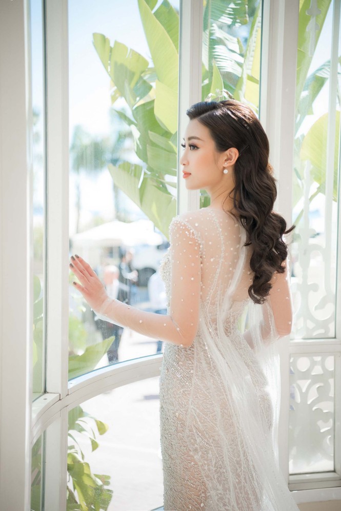 Hoa hậu Mỹ Linh, Nhã Phương 'đọ' sắc với váy áo yêu kiều tại Cannes - ảnh 3