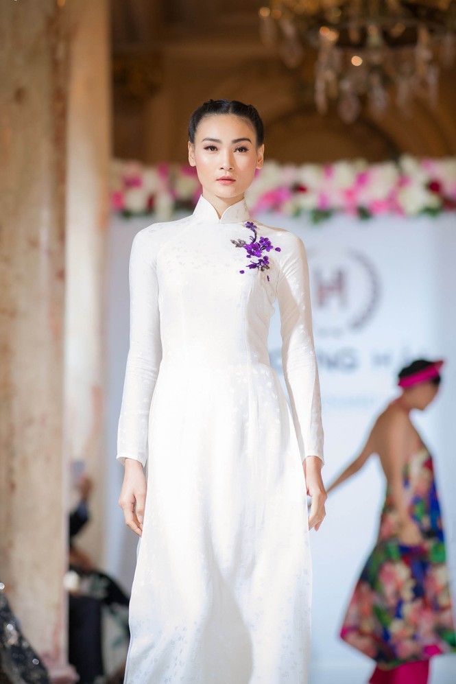 Mỹ Linh, Thanh Tú lộng lẫy hội ngộ Hoa hậu hoàn vũ Ryio Mori ở Cannes - ảnh 11