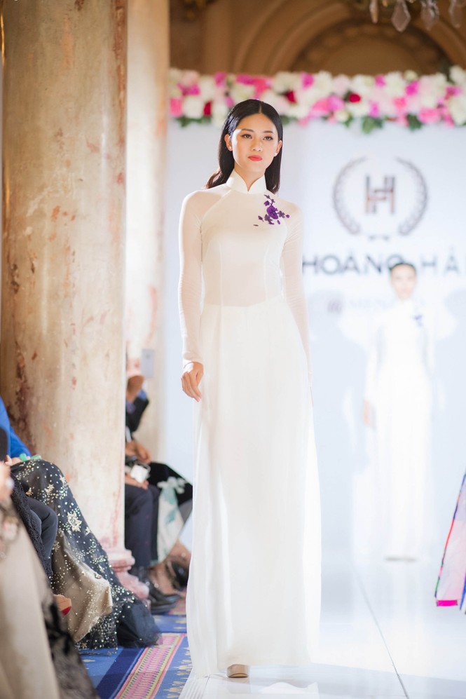 Mỹ Linh, Thanh Tú lộng lẫy hội ngộ Hoa hậu hoàn vũ Ryio Mori ở Cannes - ảnh 3