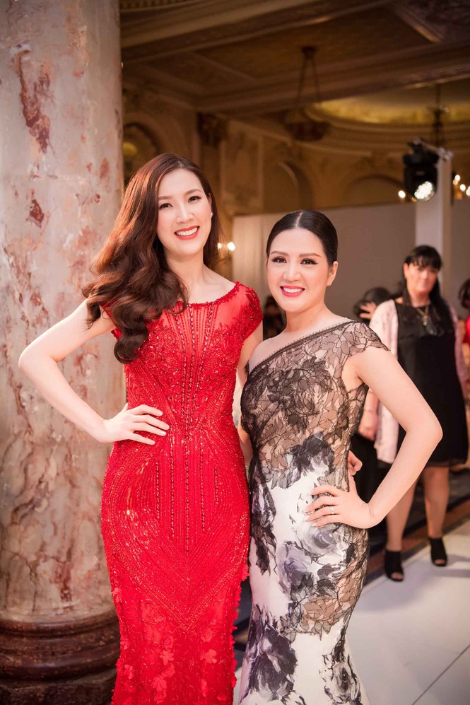 Hoa hậu Mỹ Linh, Nhã Phương 'đọ' sắc với váy áo yêu kiều tại Cannes - ảnh 13