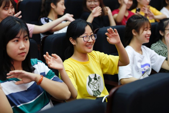 Tour giao lưu Hoa hậu Việt Nam 2018 kết thúc sôi động tại ĐH Hà Nội - ảnh 4