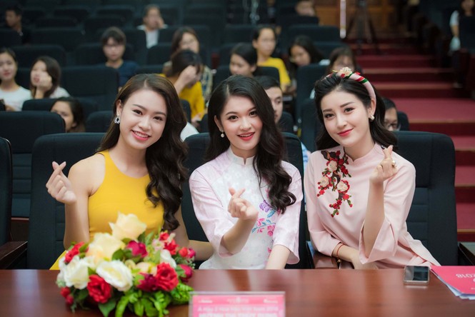 Á hậu Huyền My, Thuỳ Dung đọ sắc 'không tì vết' với áo dài màu pastel - ảnh 13