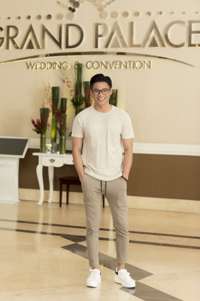 Tình cũ Kim Lý đội mũ 'khủng' đi dự casting The Face Vietnam 2018 - ảnh 6