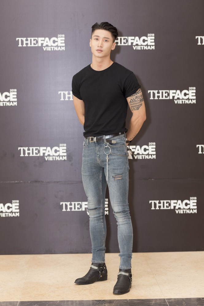 Tình cũ Kim Lý đội mũ 'khủng' đi dự casting The Face Vietnam 2018 - ảnh 11