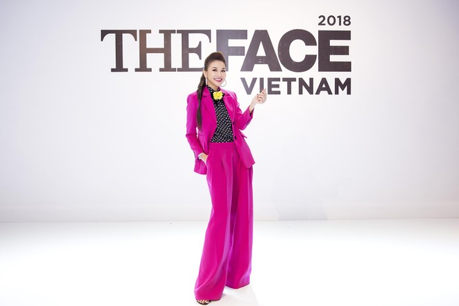Minh Hằng khoe ngực đầy, Thanh Hằng “trưng” đồng hồ 2 tỷ đồng - ảnh 5