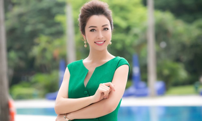 Jennifer Phạm rạng ngời sánh đôi ông xã điển trai phong độ - ảnh 4