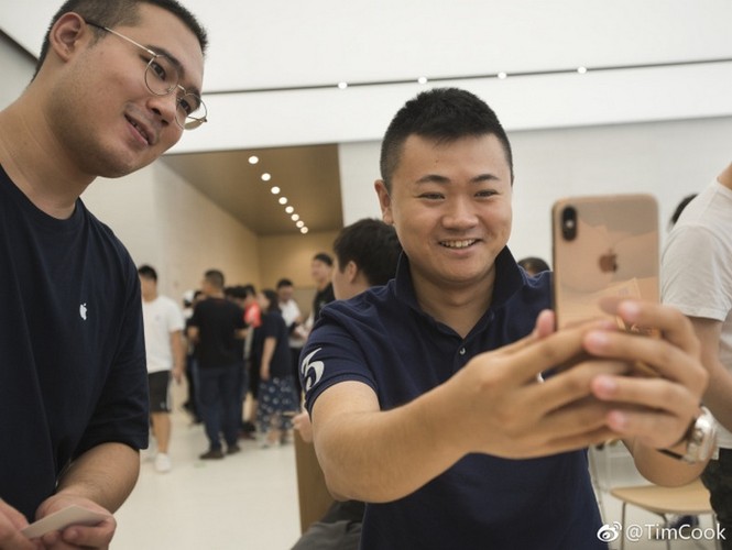 Tim Cook thân chinh tới Trung Quốc để “níu kéo” khách hàng mua iPhone - ảnh 2