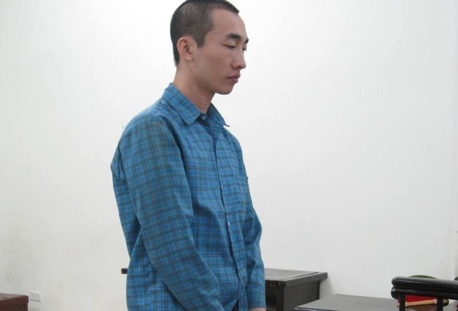 Gã giám đốc lừa tình, trộm điện thoại hàng loạt thiếu nữ - ảnh 1