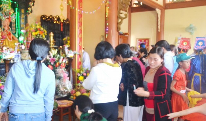 Chen chân dự lễ 'bà chúa' đỡ đẻ được vua Tự Đức sắc phong - ảnh 7
