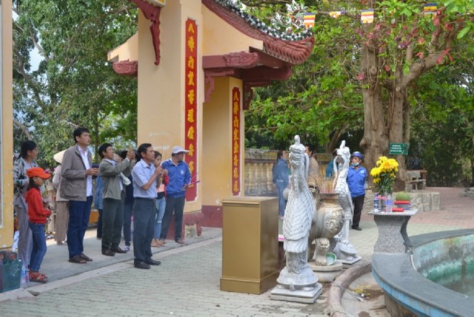 Hàng nghìn người đến chùa Ông Núi, ngắm tượng phật cao nhất Đông Nam Á - ảnh 5
