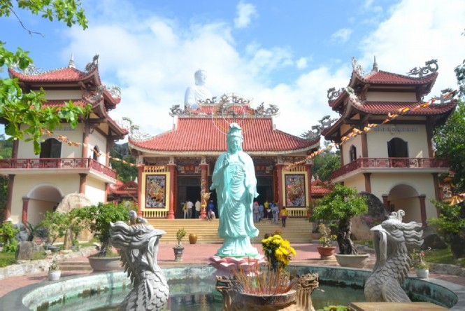Hàng nghìn người đến chùa Ông Núi, ngắm tượng phật cao nhất Đông Nam Á - ảnh 7
