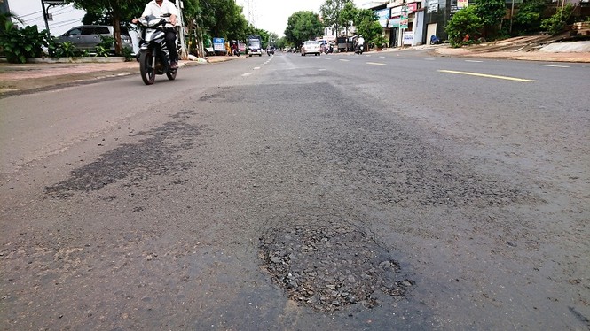 Đắk Lắk: 2,8 km đường làm hết 80 tỷ liên tục hỏng vì sao? - ảnh 2