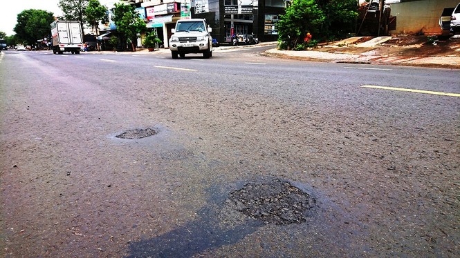 Đắk Lắk: 2,8 km đường làm hết 80 tỷ liên tục hỏng vì sao? - ảnh 4