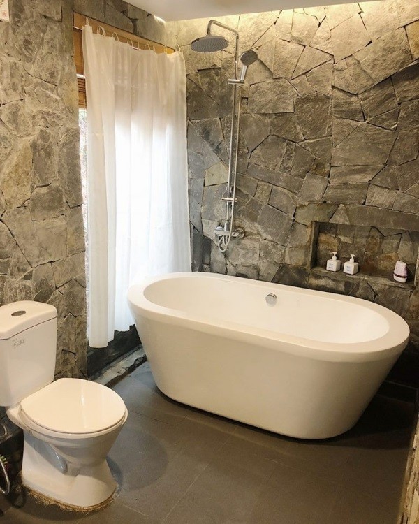Ấn tượng với ngôi nhà 36m2 cheo leo trên đồi thông ở Sóc Sơn - ảnh 9
