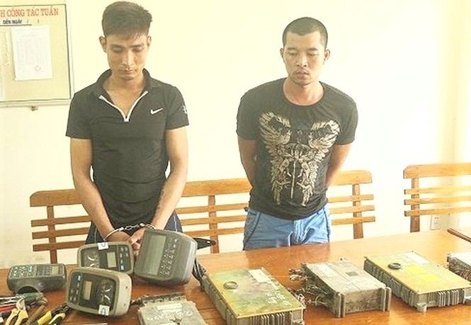 Bắt nhóm đối tượng nghiện ma túy chuyên trộm hộp đen máy đào liên tỉnh - ảnh 1