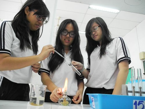 Teen bóc mẽ formol trong bún - ảnh 1
