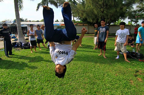 Bay lên cùng tricking - ảnh 2