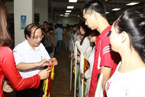 Khởi động Giải bóng bàn cúp báo Sinh Viên Việt Nam 2014 - ảnh 2