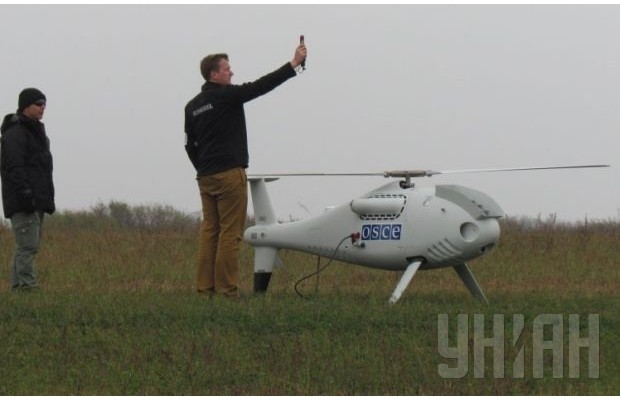 Đưa máy bay không người lái giám sát miền Đông Ukraine - ảnh 3