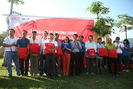 Năng lượng từ sinh viên được chuyển đến người nghèo - ảnh 1