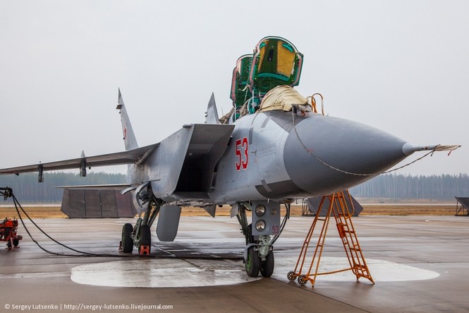 Cận cảnh ‘lá chắn’ MiG-31BM của Nga ở Bắc Cực - ảnh 10