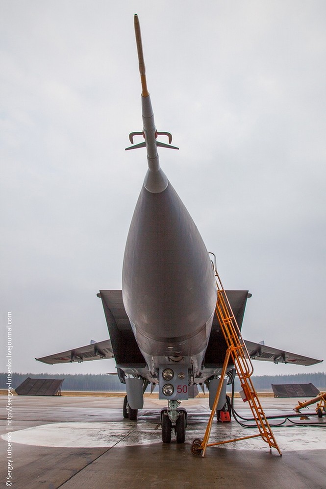 Cận cảnh ‘lá chắn’ MiG-31BM của Nga ở Bắc Cực - ảnh 11